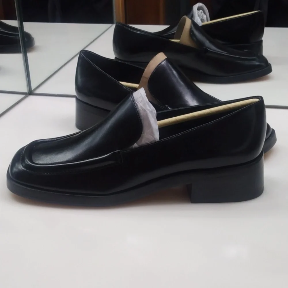 VINCE DORIS BLACK LEATHER SLIP-ON LOAFERS NWT $350